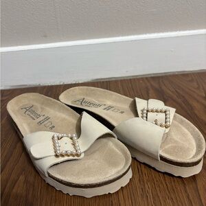 Leather Cream Sandals with Pearl Accent